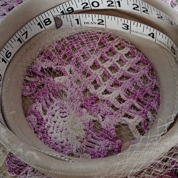 1950s Vintage Bumper Velveteen with Netting & Rhinestone Bow Tan Hat - Picture 8 of 12